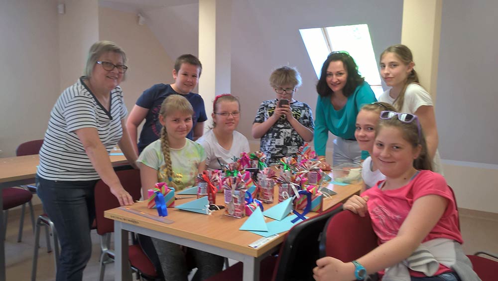Pakowanie prezentów – warsztaty w Bibliotece Pedagogicznej