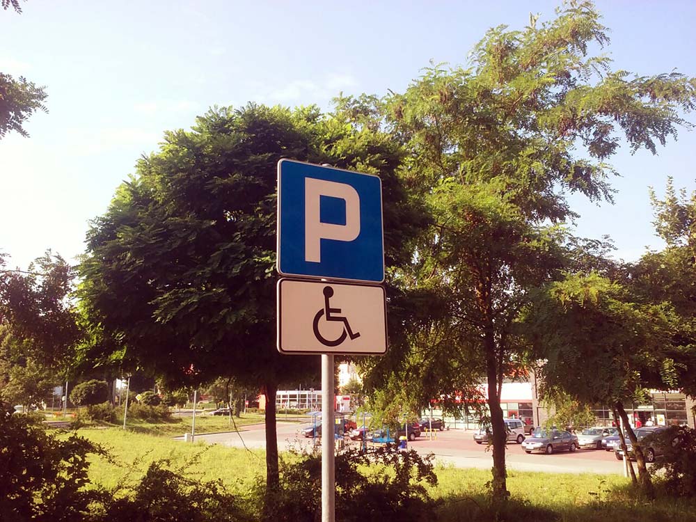 Niepełnosprawni w Sulęcinie mają problem z parkowaniem
