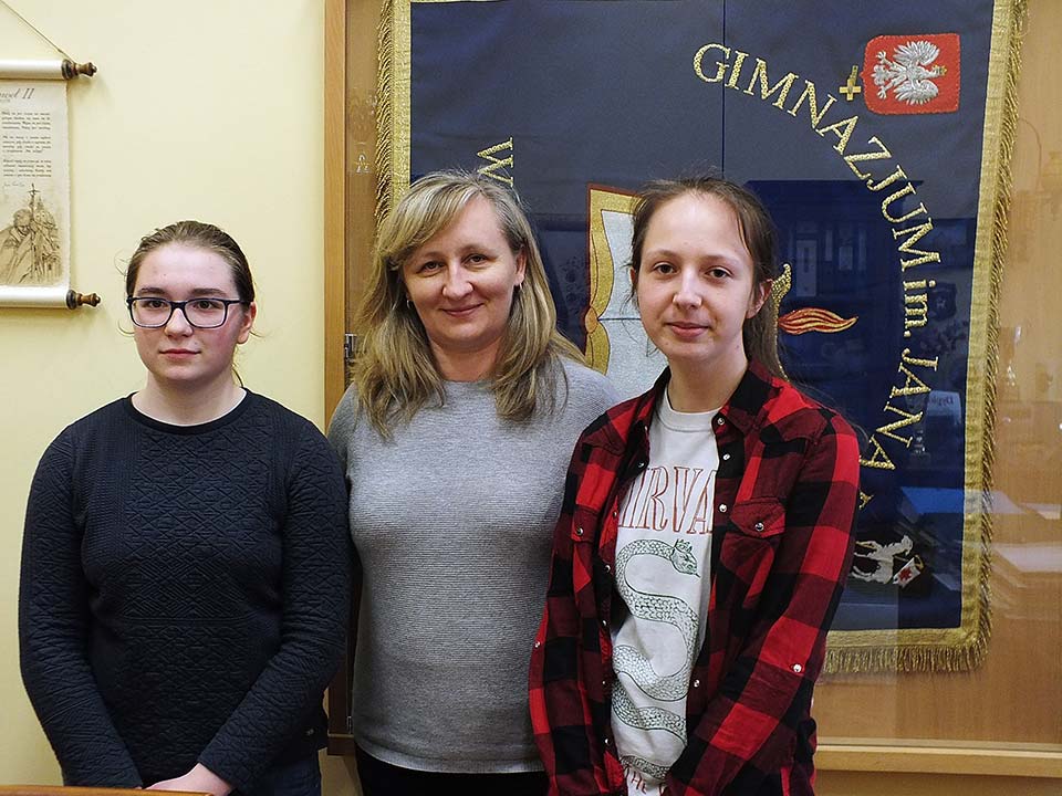 Uczennice gimnazjum wygrywają olimpiady