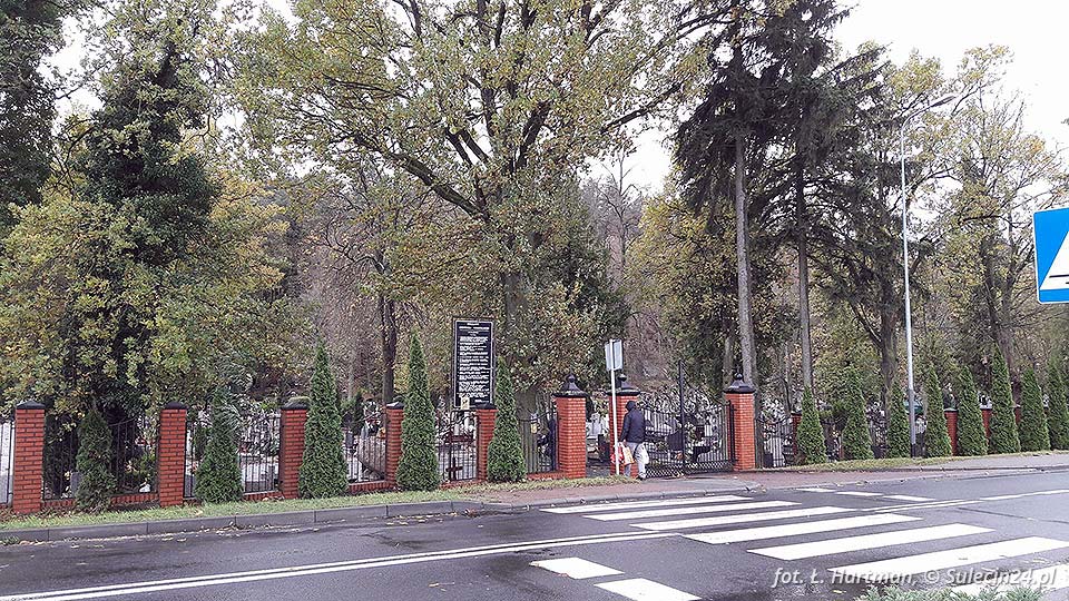 Rozkład jazdy autobusów w dniu 1 listopada 2019 w Sulęcinie