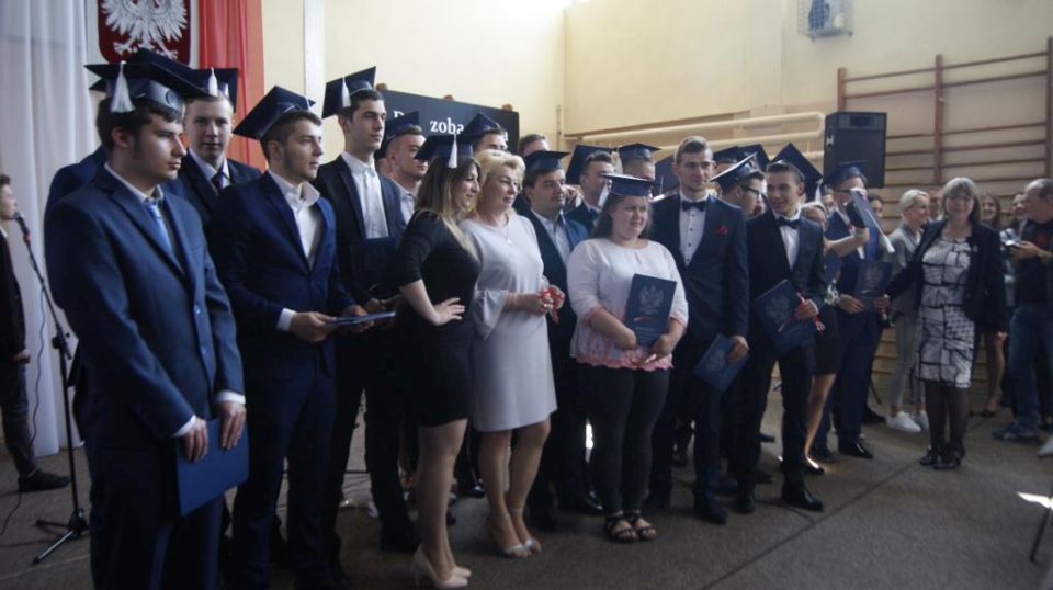 Każdy koniec to początek czegoś nowego… – pożegnanie uczniów najwyższych klas ZSLiZ