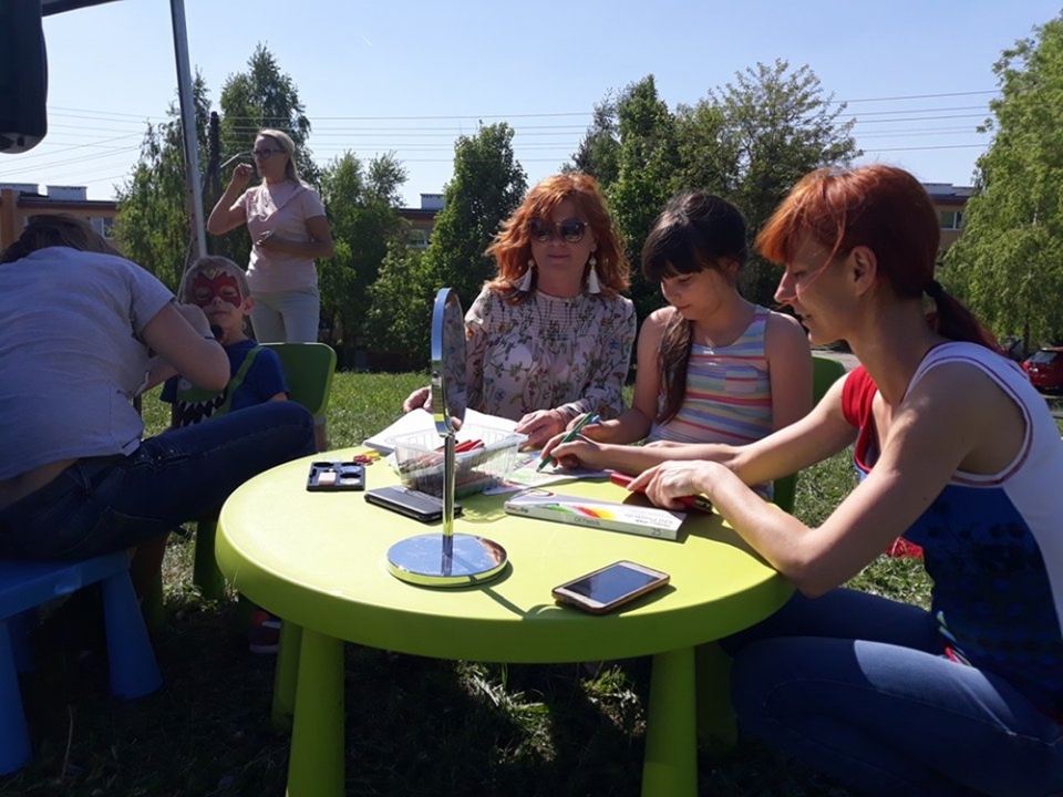 Tydzień Bibliotek 2018: Biblioteka w Plenerze – Osiedle Żubrów – relacja z wydarzenia