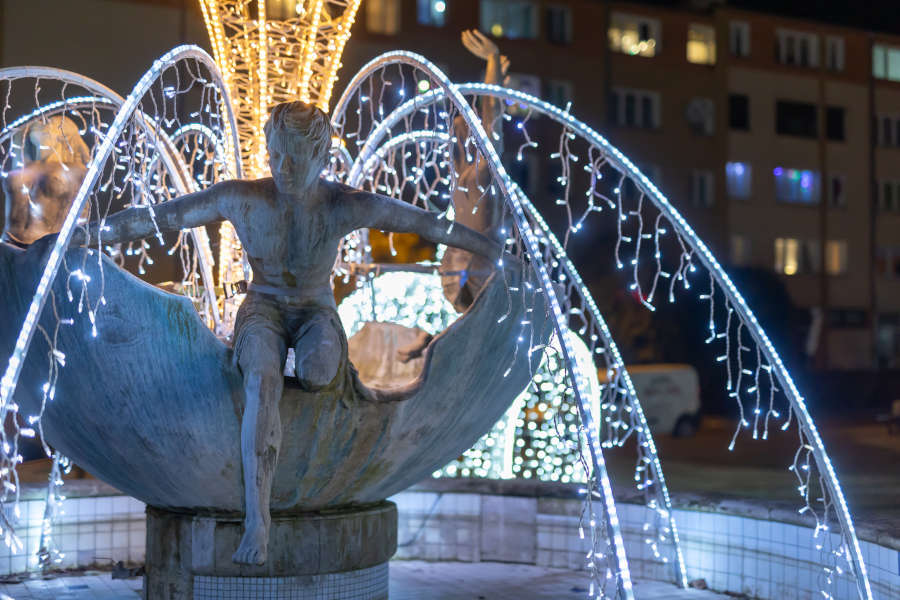 Świąteczne oświetlenie sulęcińskiego rynku