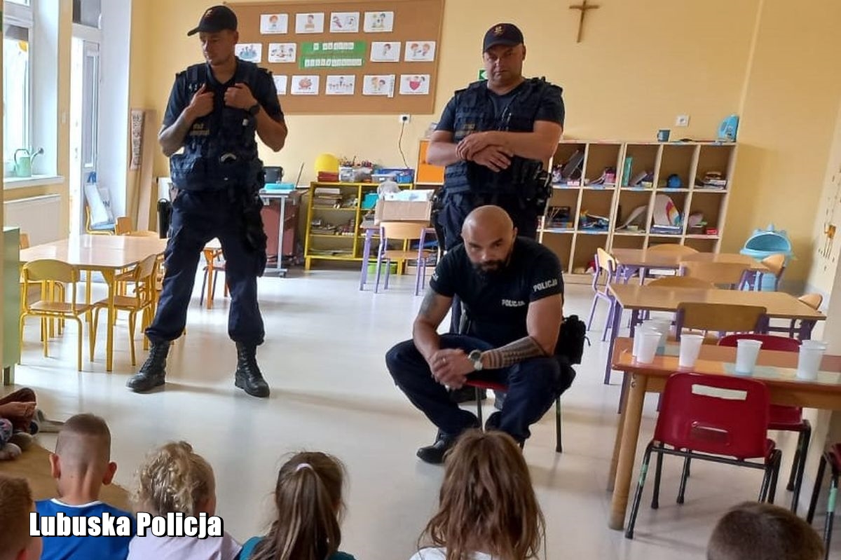 Sulęcińska Policja wraz ze Strażą Ochrony Kolei edukowała dzieci