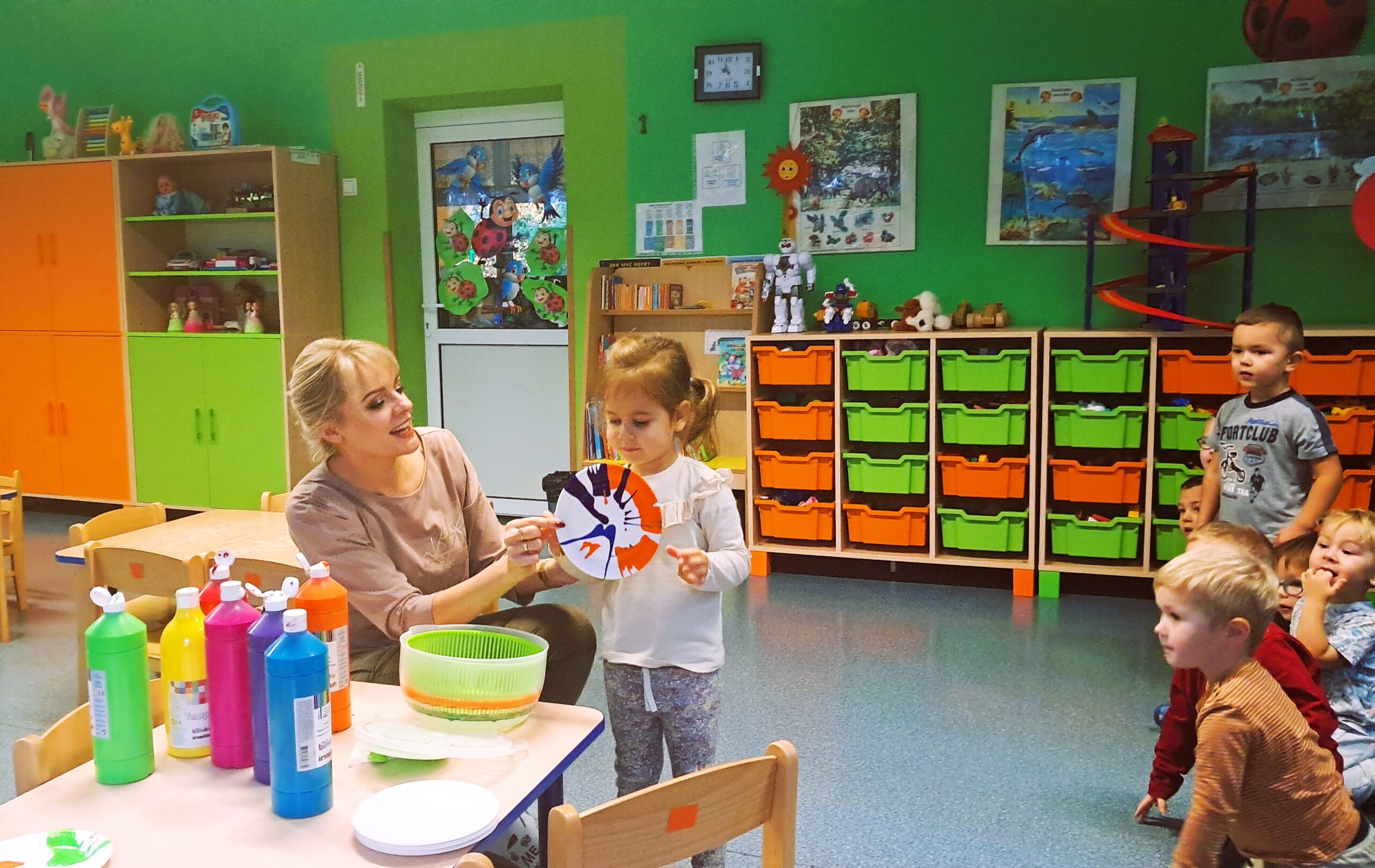 Przedszkolaki rozwijają kreatywność w ramach projektu „Zabawa Sztuką”