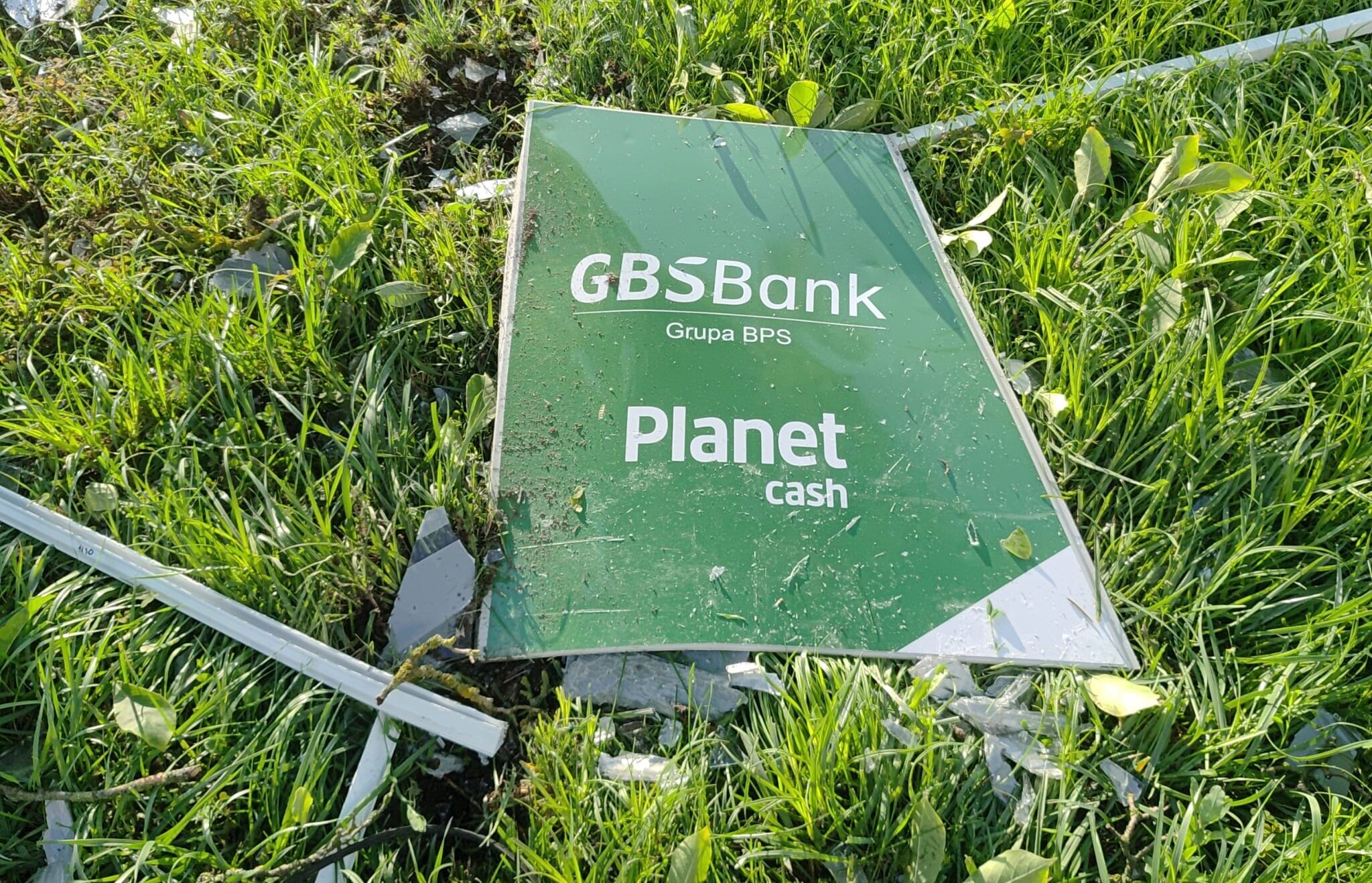 AKTUALIZACJA! Krzeszyce: bank już działa po eksplozji bankomatu. Policja prowadzi śledztwo