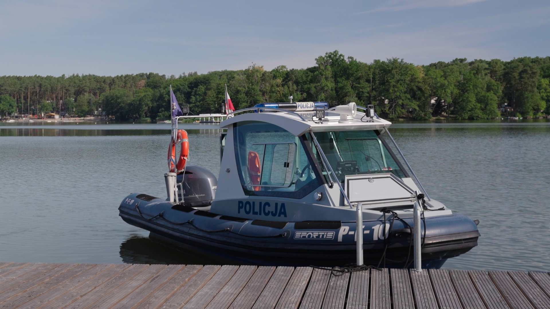 Jak zadbać o bezpieczeństwo nad wodą – zapytaliśmy ekspertów.