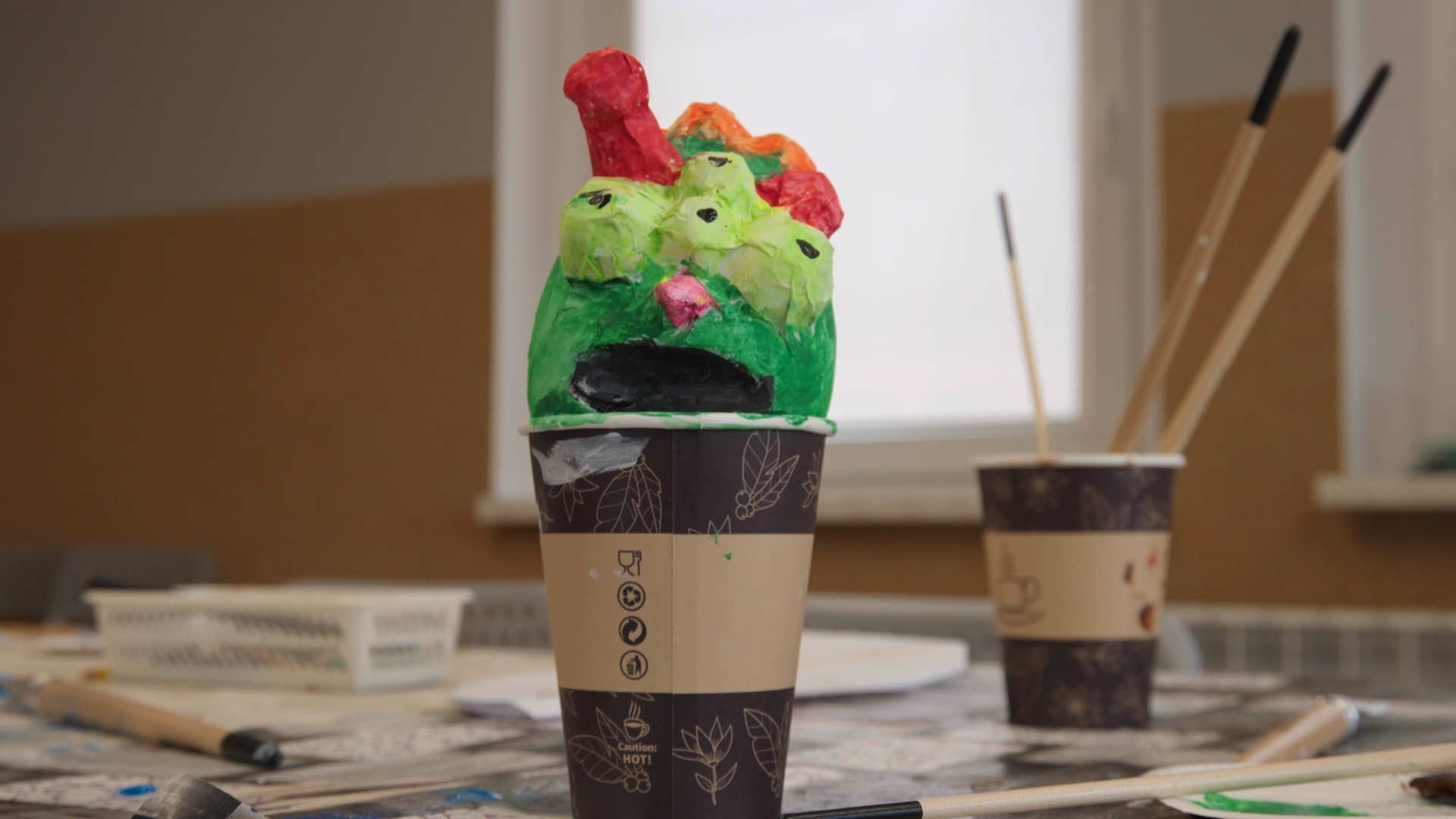 Zamiast marnować czas na telefonie dzieci z Torzymia uczą się teatru lalek