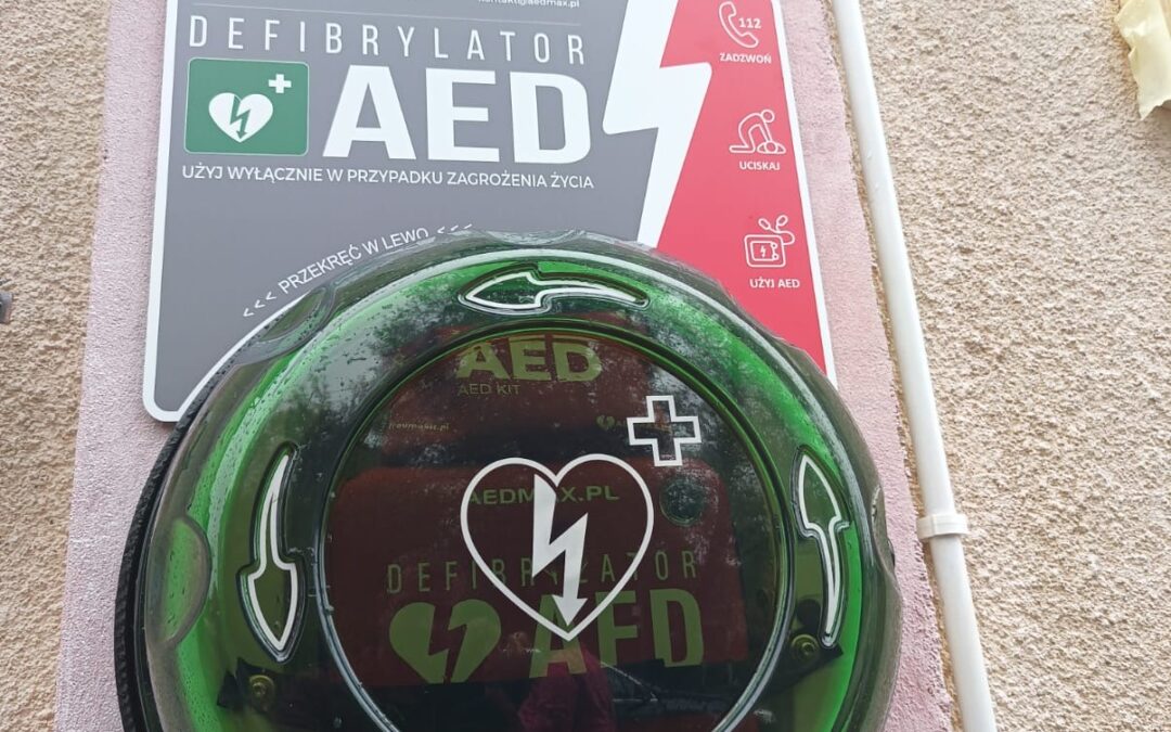 Gądków Wielki stawia na bezpieczeństwo: AED dostępne dla każdego mieszkańca