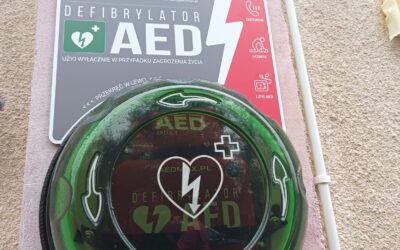 Gądków Wielki stawia na bezpieczeństwo: AED dostępne dla każdego mieszkańca
