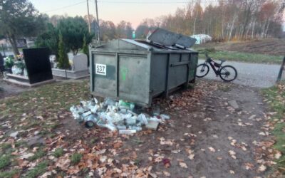 Cmentarz w Boczowie zaśmiecany. ZGKiM w Torzymiu zapowiada montaż monitoringu