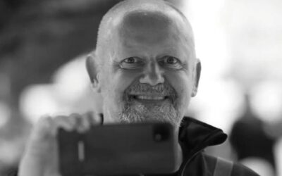 „Rysiu zawsze miło wspominał pracę w Sulęcinie…” mówi przed naszymi kamerami o zmarłym Ryszardzie Waldunie jego serdeczny kolega – dziennikarz i bloger Stanisław Justyński vel Wiatr z Gorzowa.