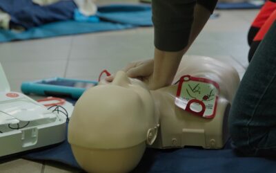 Seniorzy z Gminy Lubniewice wiedzą jak ratować życie. Tę wiedzę zdobyli na bezpłatnych warsztatach