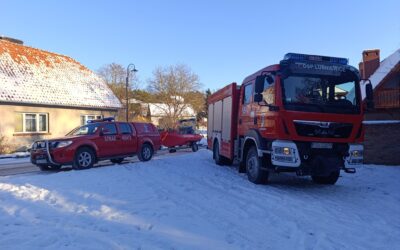 Dwa alarmy, dwie akcje. Strażacy z Lubniewic w sobotnim ogniu i na lodzie