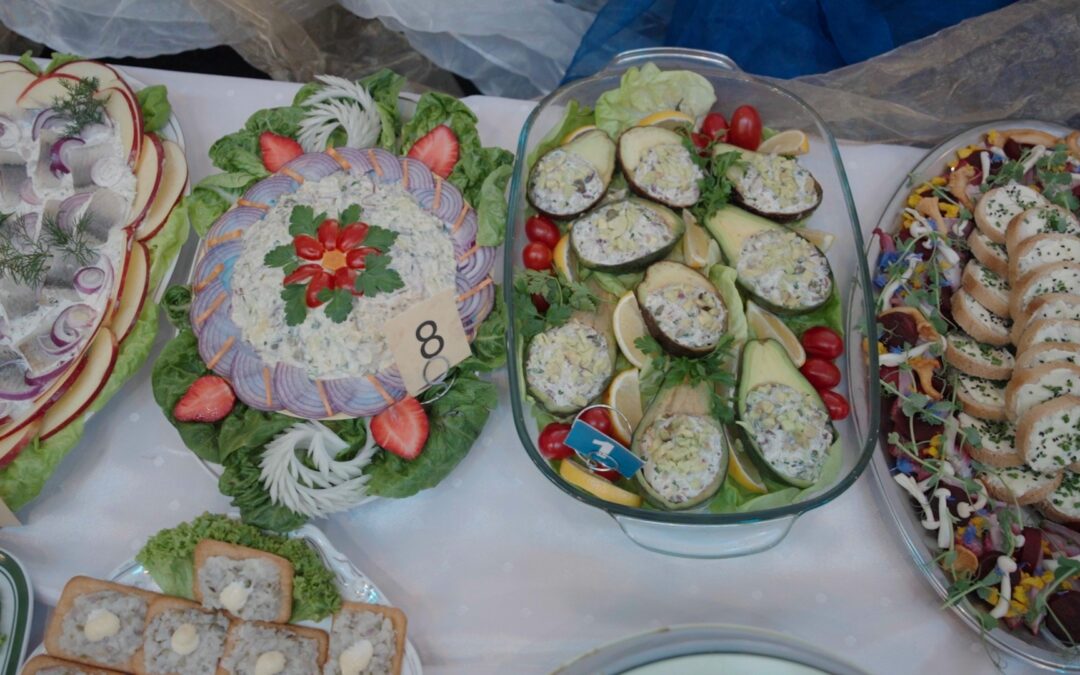 Na karnawałowe ostatki w Lubniewicach jedzono śledzie. A jak wiadomo śledzik lubi pływać, więc były też nalewki.