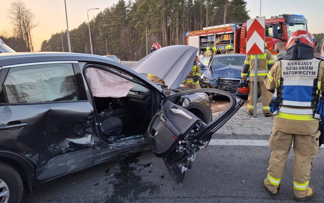 Zderzenie dwóch aut na DK22. Pięć osób poszkodowanych