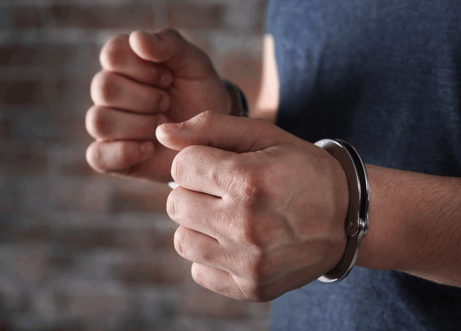 Kradli perfumy i kosmetyki. Dwóch mężczyzn zatrzymanych