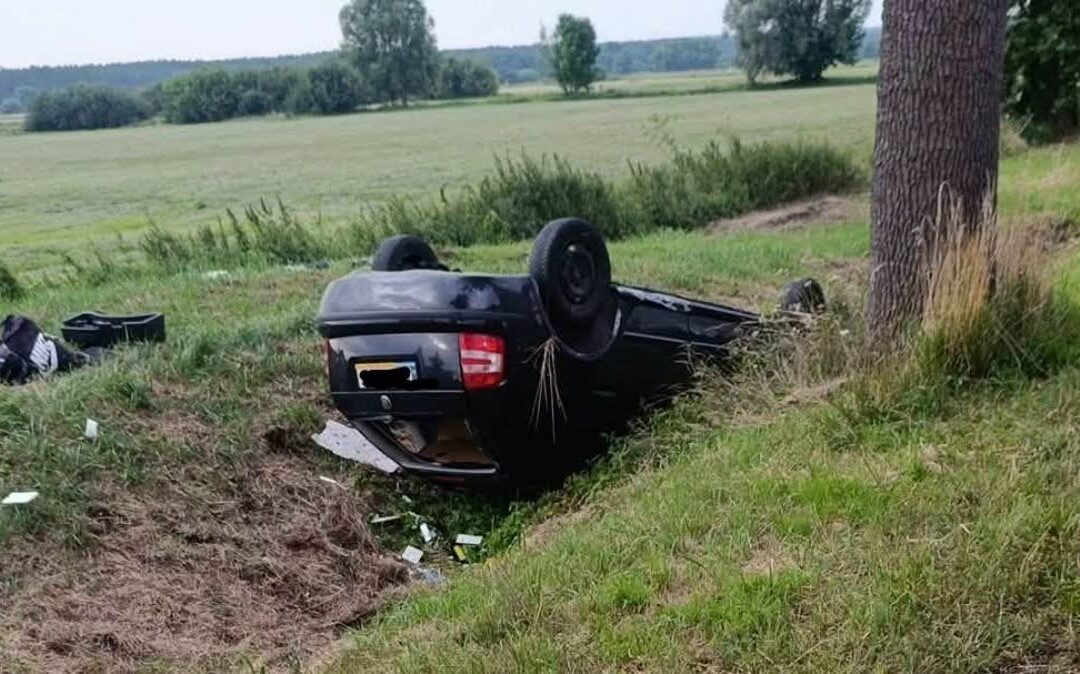 Dachowanie na DK22 w Słońsku. Za kierownicą 19-latek
