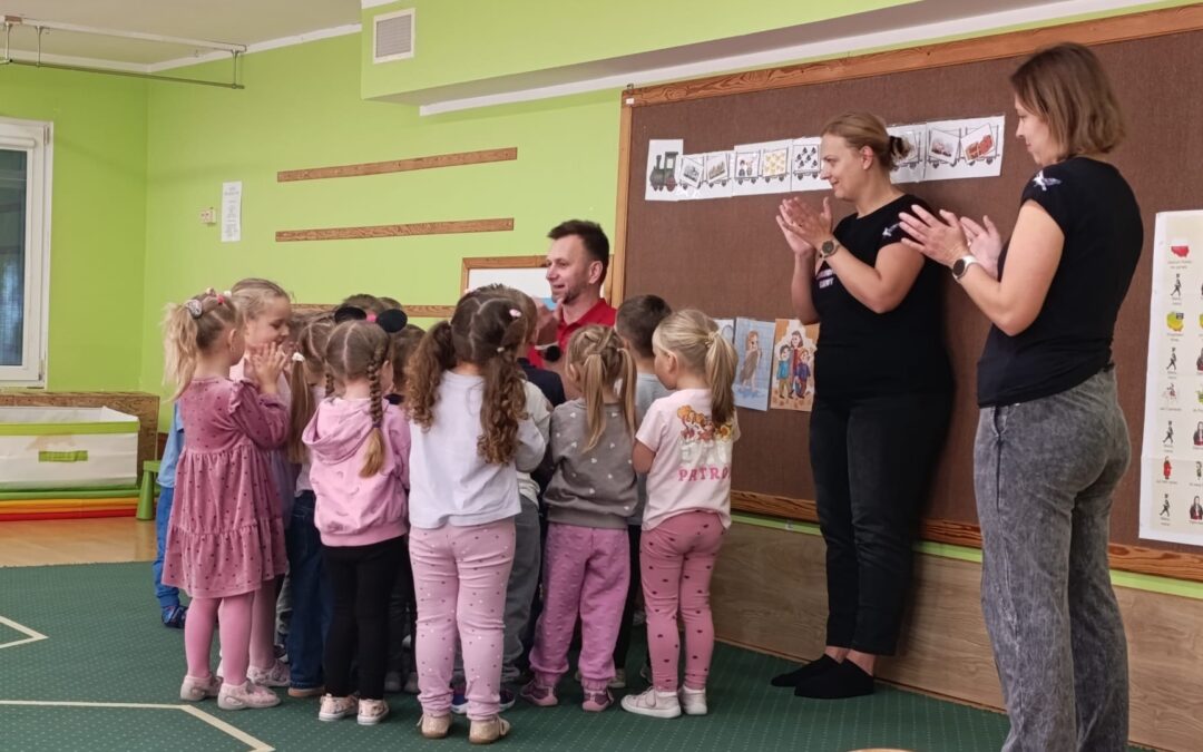 [WIDEO] Pokazują nauczycielom jak uczyć inaczej.